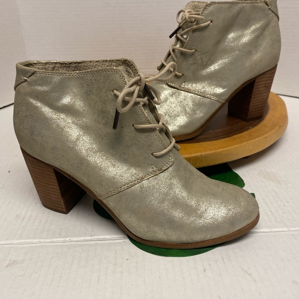 TOMS Brushed Gold Lace Up Heeled ankle Boots - Picture 2 of 8